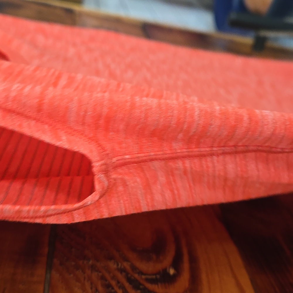 Lululemon shirt - Picture 2 of 4